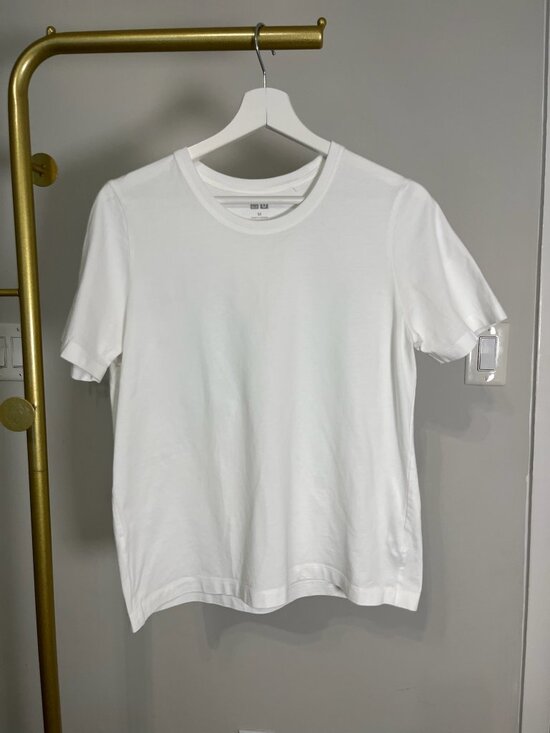 Uniqlo Tops - Uniqlo 100% Cotton crew neck t-shirt